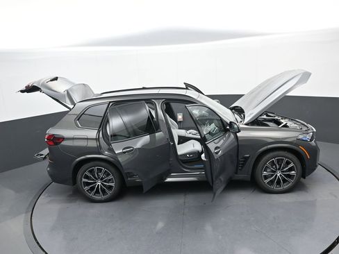 New 2026 BMW X5 xDrive50e w/ M Sport Package AWD/4WD image 39