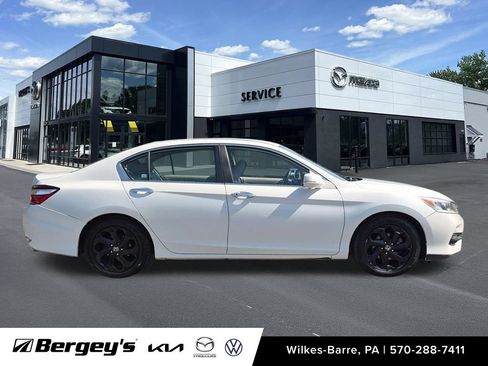 Used 2017 Honda Accord EX-L image 5