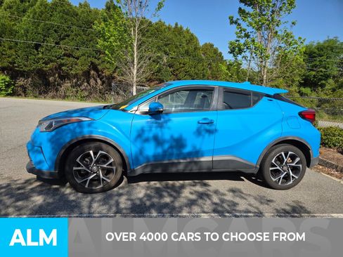 Used 2019 Toyota C-HR XLE image 3