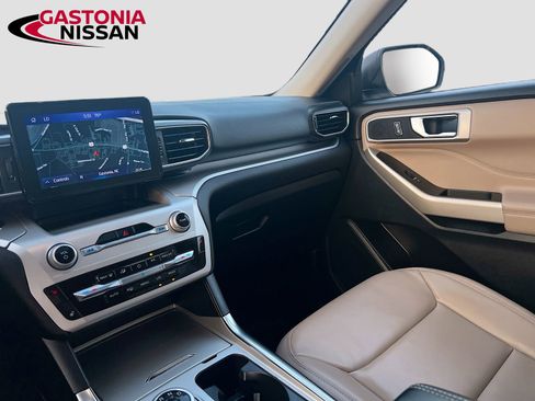 Used 2022 Ford Explorer XLT w/ Equipment Group 202A image 31