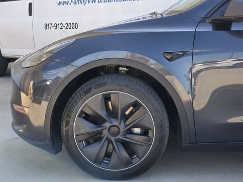 Used 2024 Tesla Model Y Long Range AWD/4WD image 6