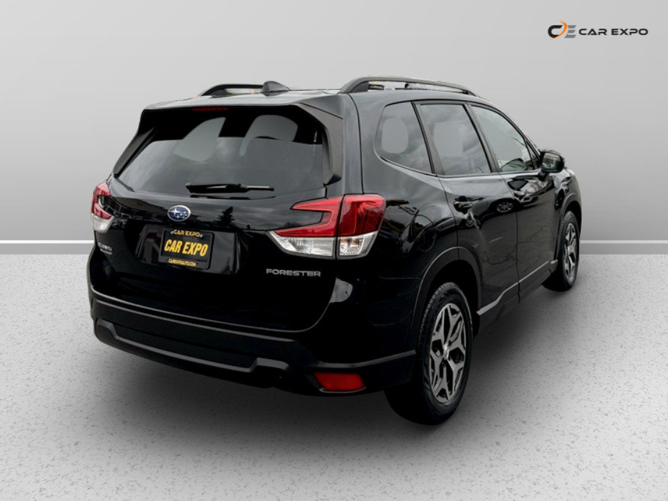 Used 2020 Subaru Forester Premium AWD/4WD image 6