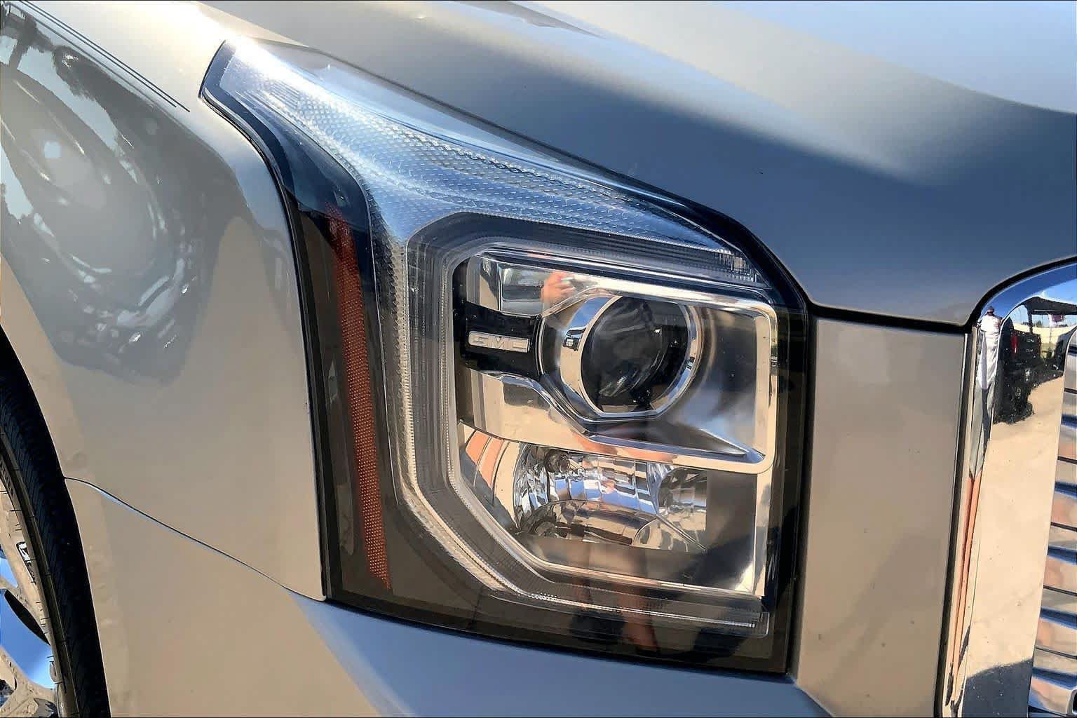 Used 2017 GMC Yukon Denali w/ Open Road Package AWD/4WD image 26