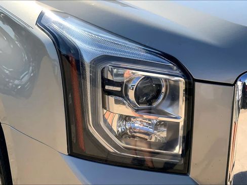 Used 2017 GMC Yukon Denali w/ Open Road Package AWD/4WD image 26