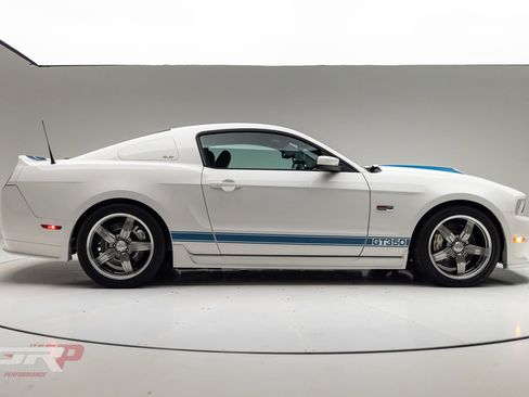 Used 2011 Ford Mustang GT Premium w/ Security Pkg image 2