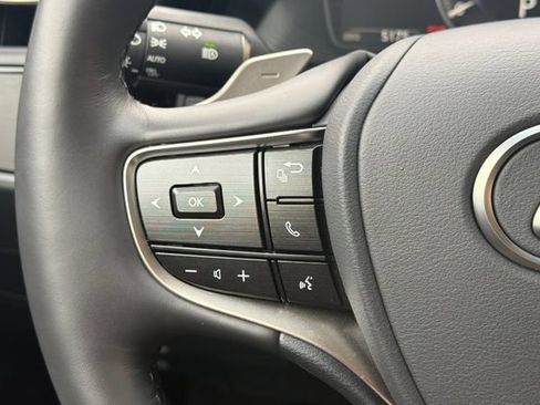 Used 2025 Lexus ES 300h w/ Premium Package FWD image 26