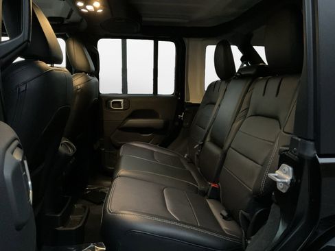 Used 2023 Jeep Wrangler Unlimited Sahara w/ Cold Weather Group image 13