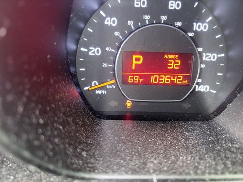 Used 2016 Kia Soul + image 16