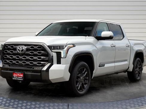 Used 2023 Toyota Tundra Platinum AWD/4WD image 3