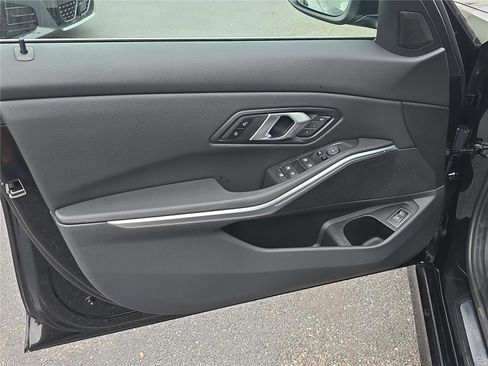 Used 2025 BMW 330i Sedan image 14