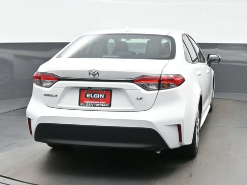 Used 2024 Toyota Corolla LE FWD image 5