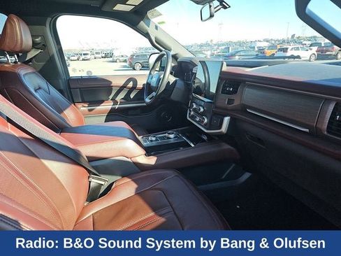 Used 2024 Ford Expedition Limited image 14