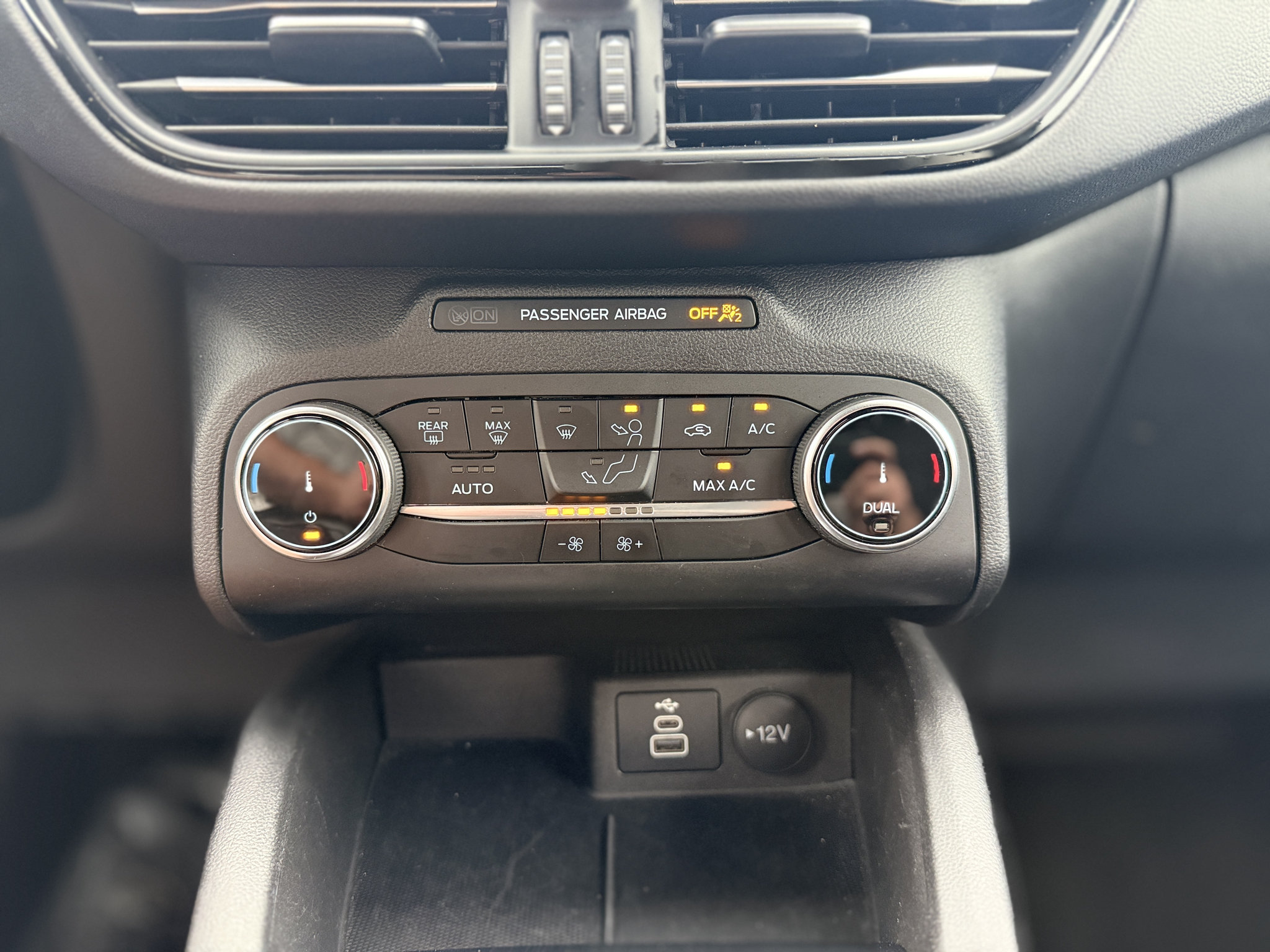 Used 2025 Ford Escape ST-Line AWD/4WD image 37