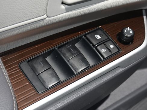 Used 2023 Toyota Sienna LE image 10