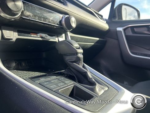 Used 2020 Toyota RAV4 LE image 17