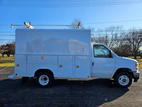 New 2024 Ford E-350 and Econoline 350 Super Duty w/ Power Windows & Locks Group image 9