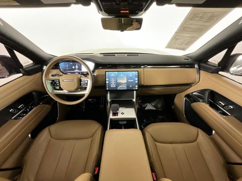 Certified 2025 Land Rover Range Rover Long Wheelbase SE image 10