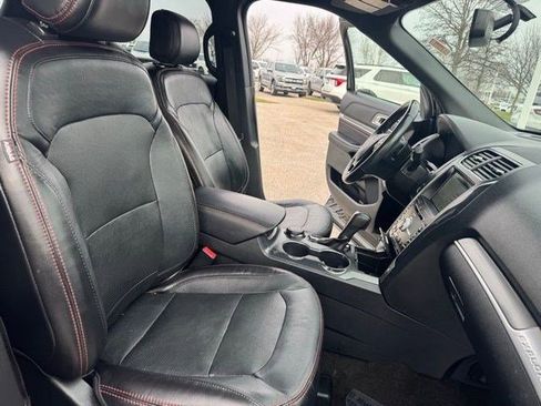 Used 2017 Ford Explorer Sport image 39