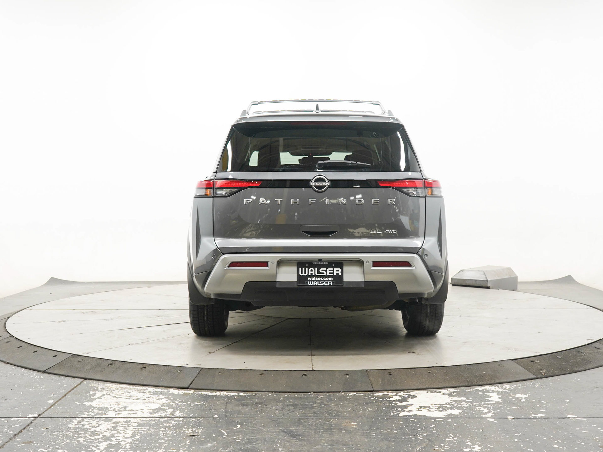 Used 2024 Nissan Pathfinder SL AWD/4WD image 4
