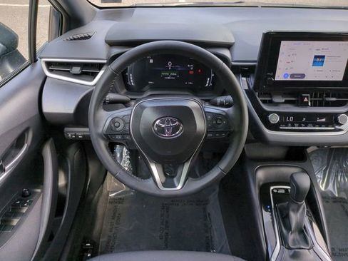 Used 2026 Toyota Corolla SE FWD image 15