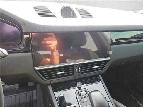 Used 2021 Porsche Cayenne image 17