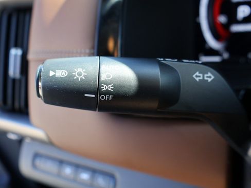 Used 2024 Nissan Pathfinder Platinum w/ Cargo Package image 54