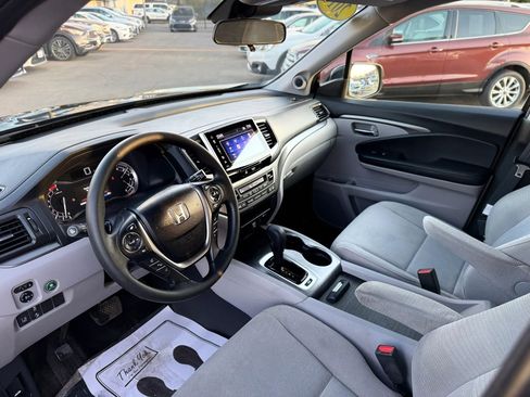 Used 2018 Honda Pilot EX image 11