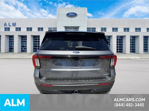 Used 2025 Ford Explorer ST-Line w/ ST-Line Street Pack image 9