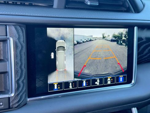 Used 2024 GMC Yukon XL Denali RWD image 28