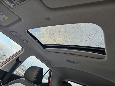 Certified 2022 Hyundai Venue SEL w/ Cargo Package image 20