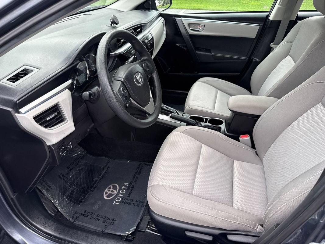 Used 2015 Toyota Corolla LE FWD image 9