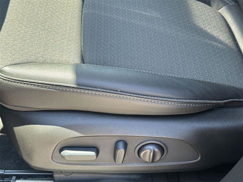 Used 2023 Buick Encore GX Select w/ Safety Package II AWD/4WD image 13