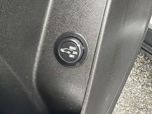 Used 2023 Chevrolet Equinox LT AWD/4WD image 23