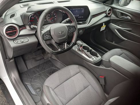 Used 2025 Chevrolet Equinox LT w/ Safety and Technology Package image 7