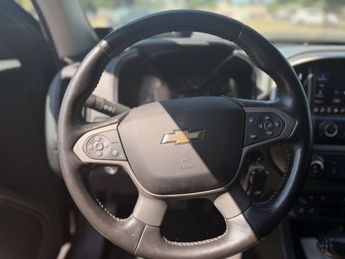 Used 2019 Chevrolet Colorado Z71 AWD/4WD image 17