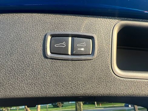 Used 2020 Porsche Macan S AWD/4WD image 24