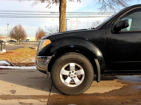 Used 2009 Nissan Frontier SE w/ SE Value Truck Pkg image 36
