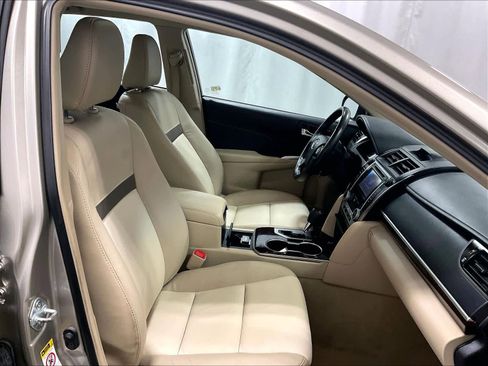 Used 2013 Toyota Camry XLE image 11