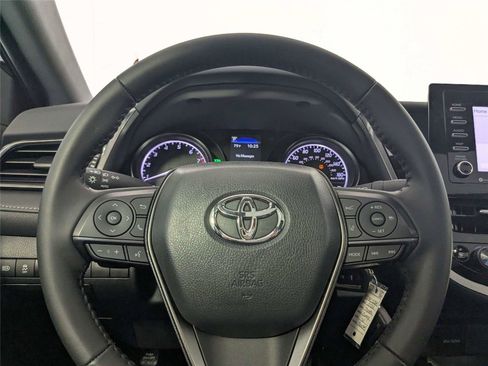 Used 2024 Toyota Camry SE FWD image 17