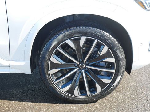 New 2026 Volvo XC90 T8 Plus image 4