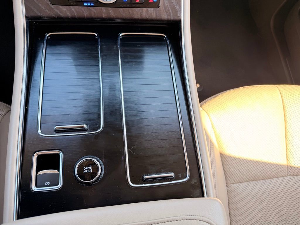 Used 2020 Lincoln Aviator Reserve w/ Equipment Group 201A AWD/4WD image 27