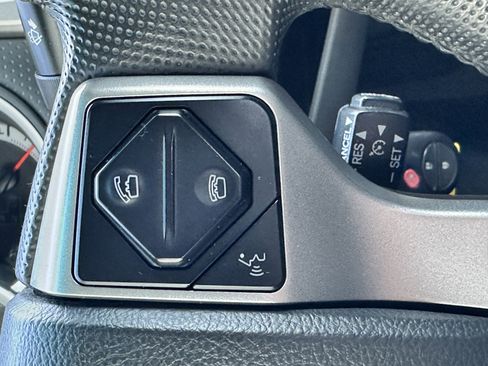 Used 2015 Toyota Tacoma 4x4 Double Cab w/ TRD Off-Road Package image 36
