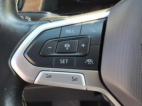 Used 2025 Volkswagen Atlas SE image 23