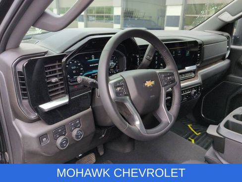 Used 2024 Chevrolet Silverado 2500 LT w/ Convenience Package AWD/4WD image 9