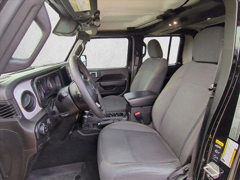 Used 2024 Jeep Gladiator Sport image 14