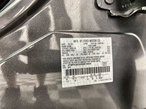 Used 2024 Ford Edge Titanium AWD/4WD image 34