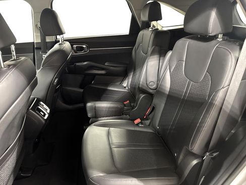Certified 2023 Kia Sorento EX image 30