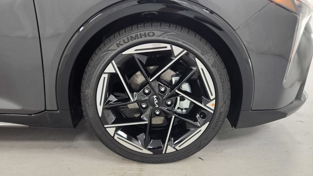 New 2026 Kia K4 GT-Line w/ GT-Line Premium Package FWD image 9