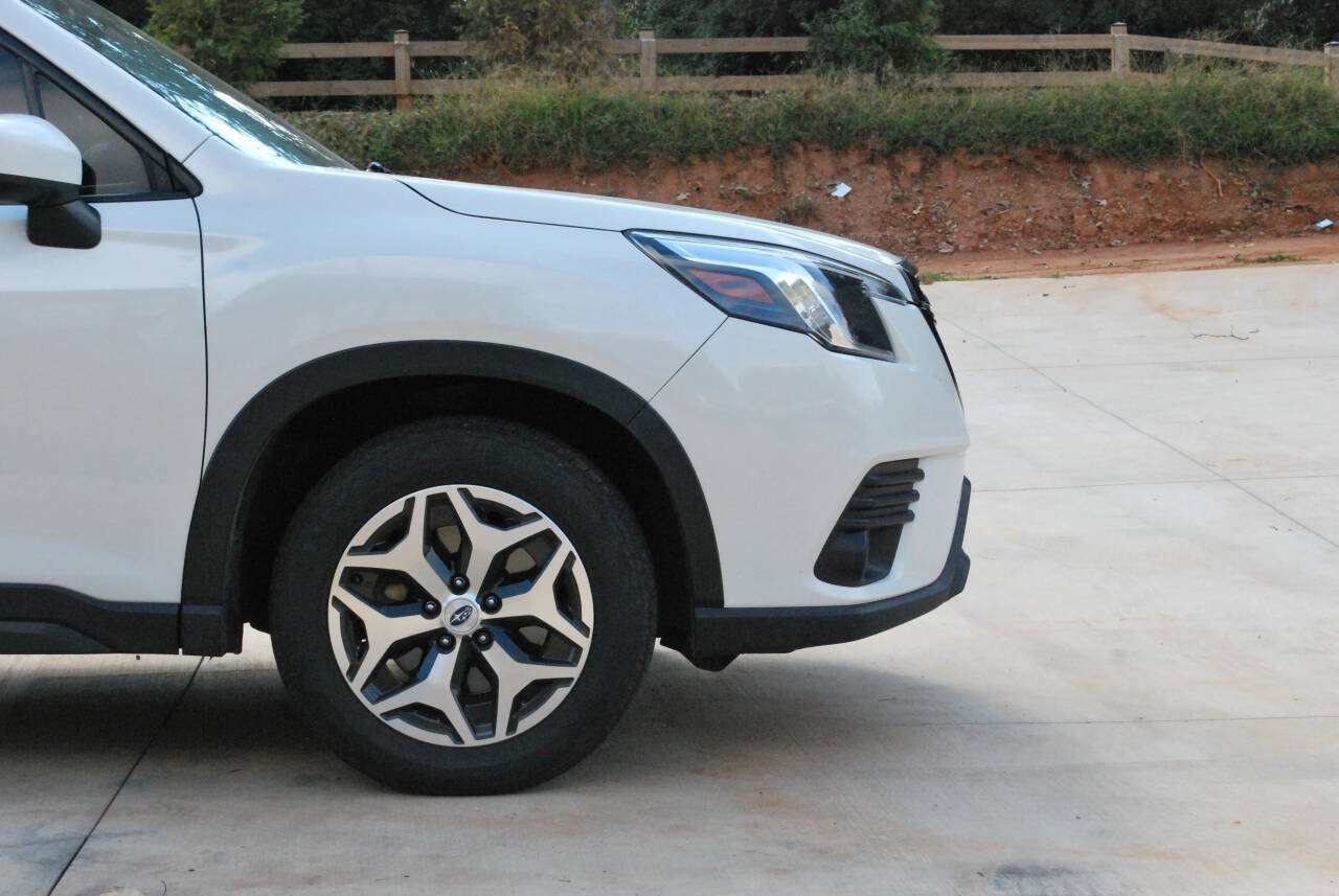 Used 2023 Subaru Forester Premium AWD/4WD image 13