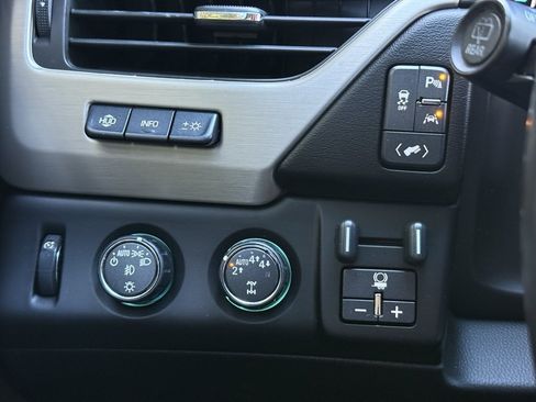 Used 2017 GMC Yukon Denali image 18